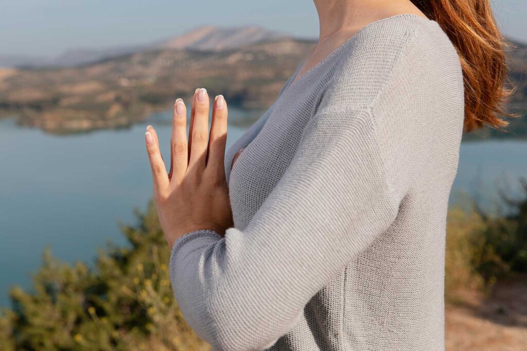 Donna meditazione
